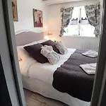 Bed & Breakfast La Romance Et La Romanesque