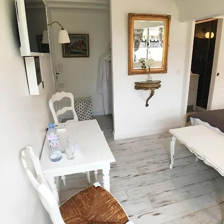 Bed & Breakfast La Romance Et La Romanesque 3*