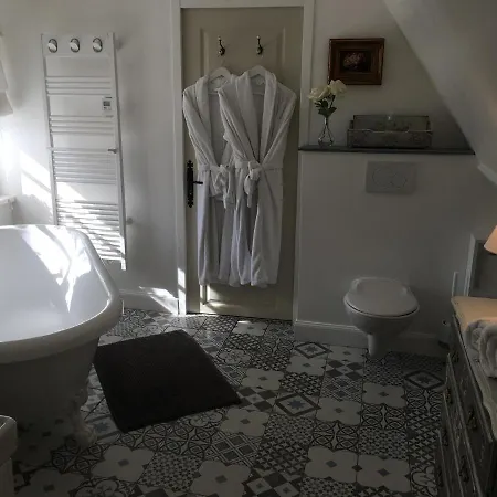 La Romance Et La Romanesque Couette-café 3*