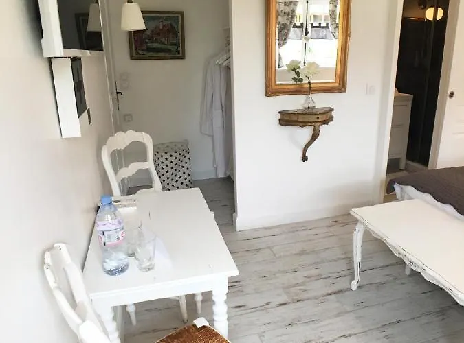 Bed & Breakfast La Romance Et La Romanesque 3*